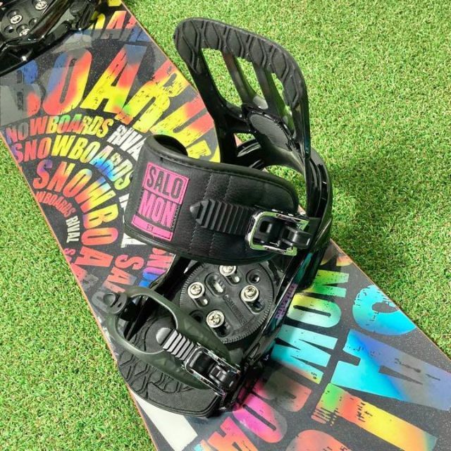 SALOMON(サロモン)の大人気！ビンディング美品 サロモン RIVAL RHYTHM　スノーボードセット スポーツ/アウトドアのスノーボード(ボード)の商品写真