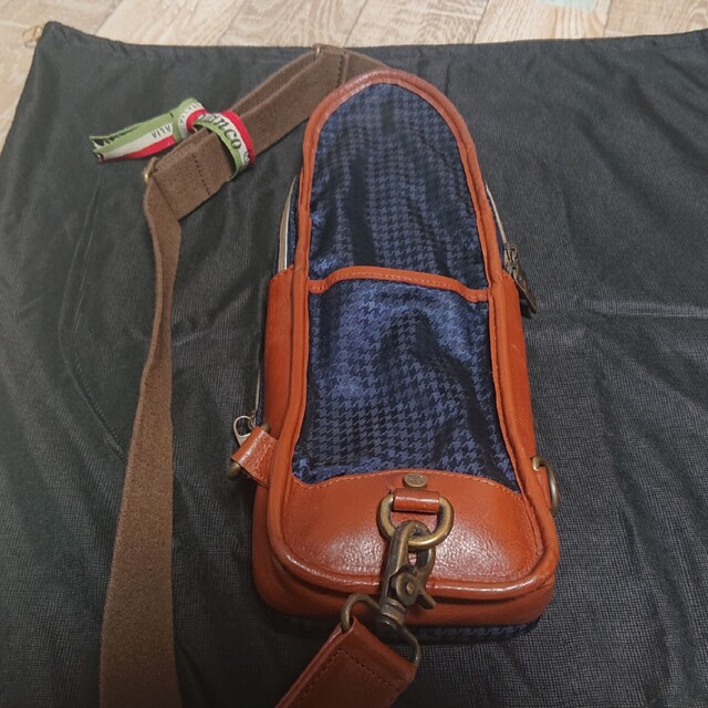 Orobianco(オロビアンコ)のオロビアンコ ボディバッグ 美品 メンズのバッグ(ボディーバッグ)の商品写真