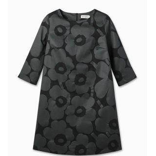 マリメッコ(marimekko)の【新品　値下げしました!】Marimekko　Biak Unikko ワンピース(ひざ丈ワンピース)