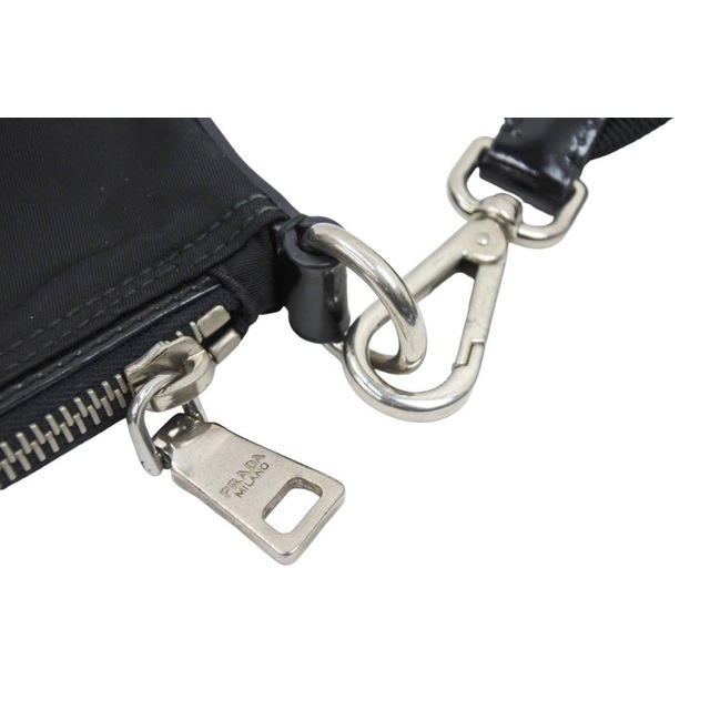 PRADA プラダ ショルダーバッグ ブラック 斜め掛け 三角ロゴプレート ナイロン レザー シルバー金具 中古 42709 正規品