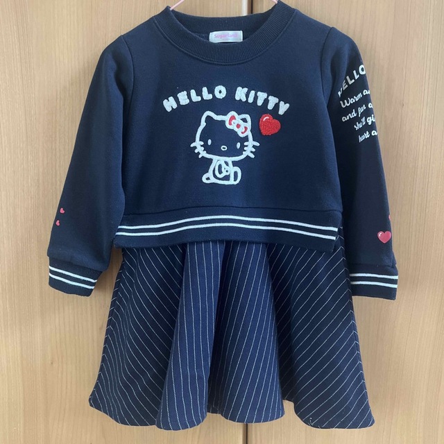 サンリオ(サンリオ)のハローキティ　ワンピース キッズ/ベビー/マタニティのキッズ服女の子用(90cm~)(ワンピース)の商品写真