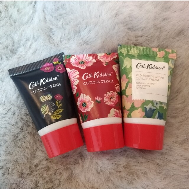 Cath Kidston(キャスキッドソン)のキャスキットソン　スクラブ　ローション　ネイルクリーム　バスボム　石鹸　新品 コスメ/美容のボディケア(ボディスクラブ)の商品写真