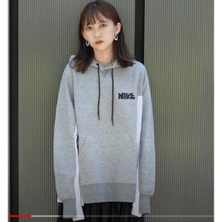 サカイ(sacai)の【新品・未使用】ナイキ x サカイ NIKE ×sacai コラボパーカー S(パーカー)