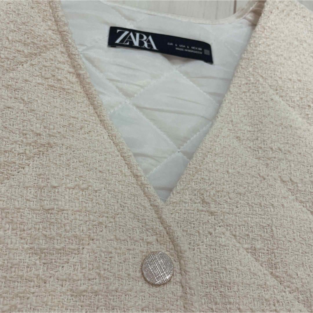 ZARA(ザラ)のZARA ゴールドボタンパフジャケット レディースのジャケット/アウター(テーラードジャケット)の商品写真