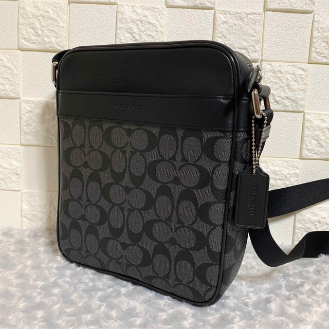 【美品】coach クロスボディ　ショルダーバッグ　シグネチャー　PVCレザー 1