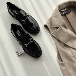 ザラ(ZARA)のローファー(ローファー/革靴)