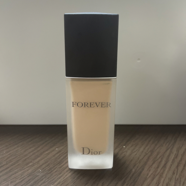 Dior(ディオール)のディオールスキン フォーエヴァー フルイド マット 1N コスメ/美容のベースメイク/化粧品(ファンデーション)の商品写真