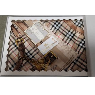 バーバリー(BURBERRY)のBurberry.s バーバリー ハンカチーフ 新品未使用(ハンカチ)