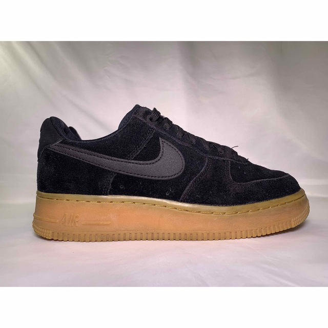 NIKE(ナイキ)のNIKE AIR FORCE 1 07 LV8 SUEDE BLACK 24.0 レディースの靴/シューズ(スニーカー)の商品写真