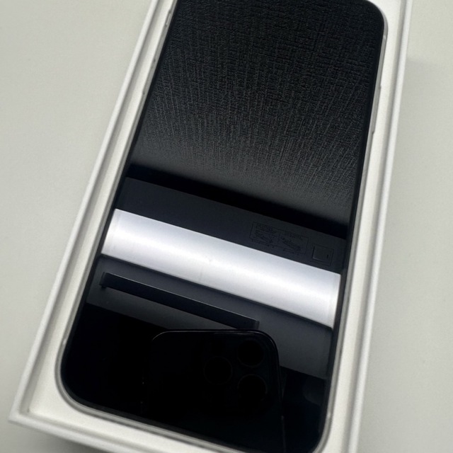 iPhone(アイフォーン)のiPhone XR 64GB ホワイト シルバー SIMフリー スマホ/家電/カメラのスマートフォン/携帯電話(スマートフォン本体)の商品写真