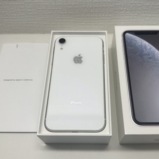 iPhone(アイフォーン)のiPhone XR 64GB ホワイト シルバー SIMフリー スマホ/家電/カメラのスマートフォン/携帯電話(スマートフォン本体)の商品写真