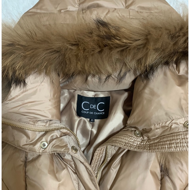 COUP DE CHANCE(クードシャンス)の美品　クードシャンス　c de c ベルト付き　リアルファー　aライン　コート レディースのジャケット/アウター(ダウンコート)の商品写真