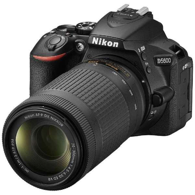 Nikon ニコン D5600 18-55 VR＋70-300 VR Kit