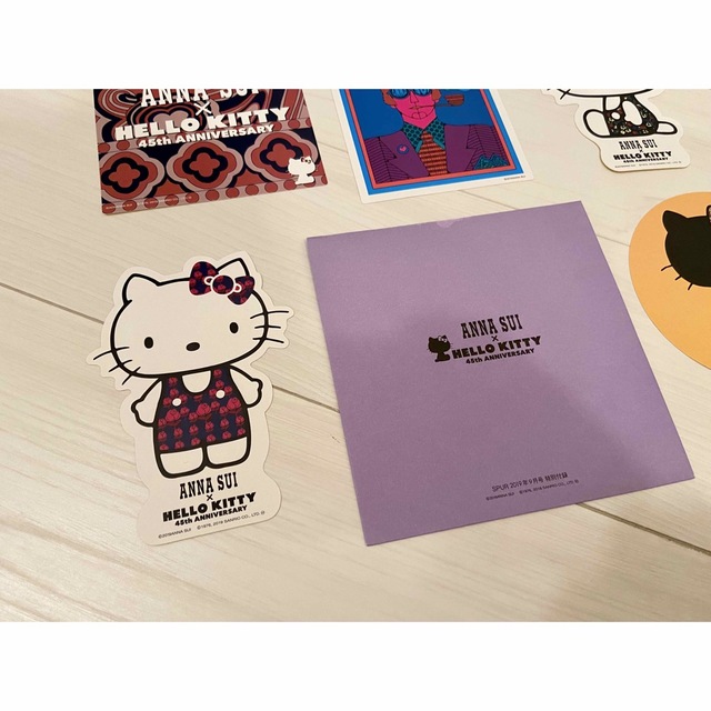 ANNA SUI(アナスイ)のANNA SUI × HELLO KITTY 45周年記念ステッカー💘 エンタメ/ホビーのおもちゃ/ぬいぐるみ(キャラクターグッズ)の商品写真