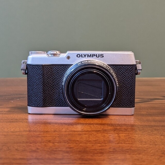 OLYMPUS(オリンパス)のOLYMPUS STYLUS SH-2(ジャンク品) スマホ/家電/カメラのカメラ(コンパクトデジタルカメラ)の商品写真