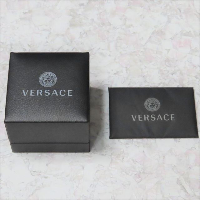 VERSACE(ヴェルサーチ)の新品VERSACEロゴリングヴェルサーチェアクセサリーネックレスメンズレディース レディースのアクセサリー(リング(指輪))の商品写真