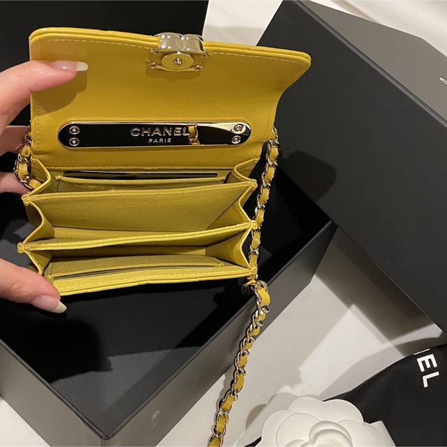 CHANEL(シャネル)のレア　CHANEL ミニミニ　チェーンバッグ　トップハンドル レディースのバッグ(ショルダーバッグ)の商品写真