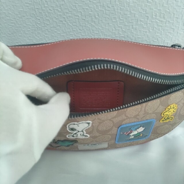 COACH コーチ ボディバッグ ショルダー スヌーピー コラボ 新作