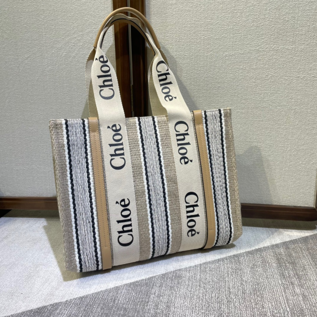 新品 Chloe CHC22AP237 I26 101 WOODY ミニトート-