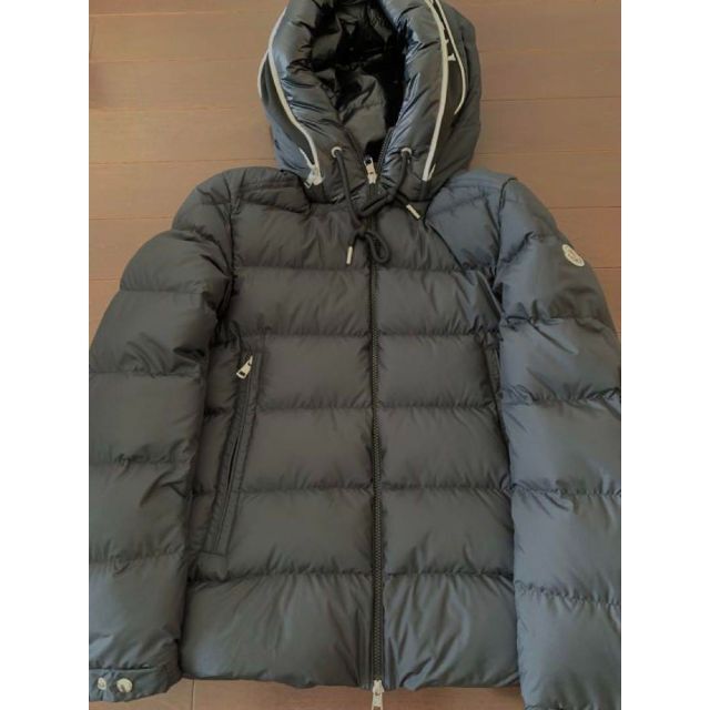 2022人気の 新品未使用MONCLER ショートダウンジャケット CARDERE