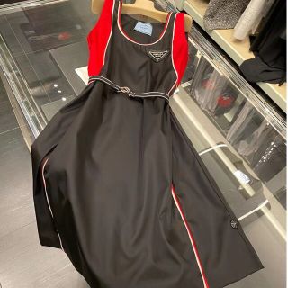 PRADA　SALE　ロゴアクセントワンピースベルト付き