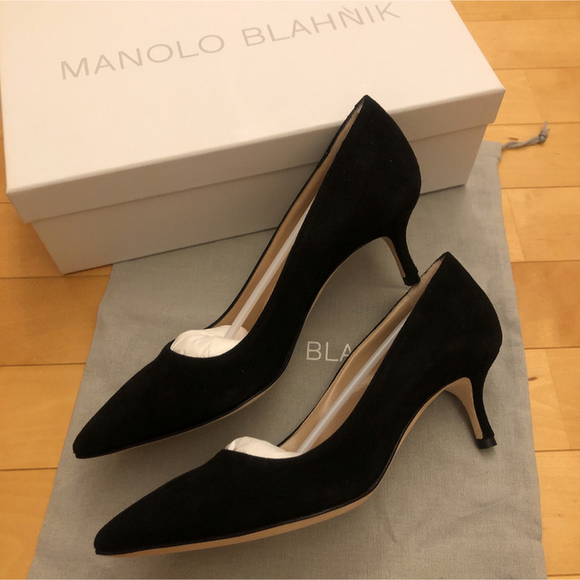 MANOLO BLAHNIK(マノロブラニク)のお値下げ【新品未使用】マノロブラニク BB50 ブラック【定番】 レディースの靴/シューズ(ハイヒール/パンプス)の商品写真