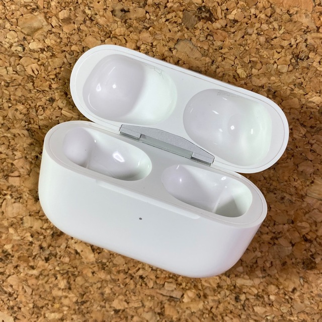 エアーポッズプロ　AirPods Pro 充電　充電器　Apple 第一世代 3