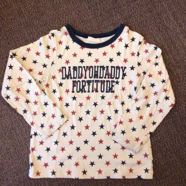 daddy oh daddy(ダディオーダディー)のDADDY OH DADDY 長袖Tシャツ130 キッズ/ベビー/マタニティのキッズ服男の子用(90cm~)(Tシャツ/カットソー)の商品写真