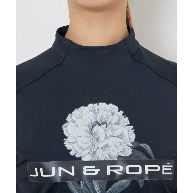 JUN&ROPE’(ジュンアンドロペ)の【ブラック（01）】フローラルプリント半袖モックプルオーバー レディースのトップス(カットソー(長袖/七分))の商品写真