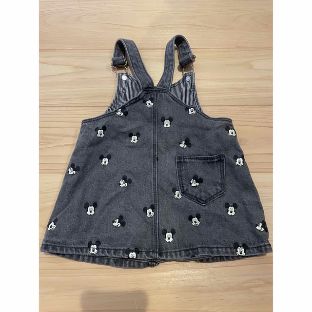 ZARA KIDS(ザラキッズ)のZARA baby ミッキー総柄　オーバーオール キッズ/ベビー/マタニティのベビー服(~85cm)(ワンピース)の商品写真