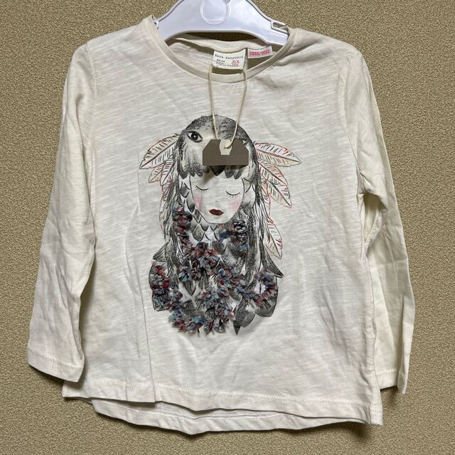 ZARA(ザラ)のZara ロンT  新品　 キッズ/ベビー/マタニティのキッズ服女の子用(90cm~)(Tシャツ/カットソー)の商品写真