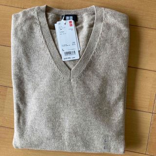 ユニクロ(UNIQLO)の新品、未使用ユニクロ紳士カシミヤVネックセーター(長袖)L(ニット/セーター)