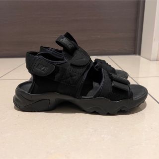 ナイキ(NIKE)のNIKE WMNS SANDAL CANYON BLACK/BLACK 24cm(サンダル)