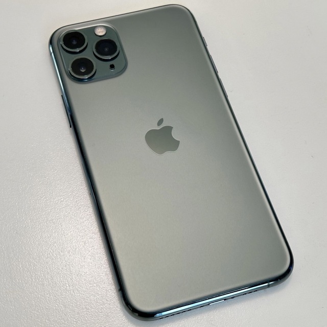 Apple(アップル)のiPhone 11 Pro 256GB SIMフリー ミッドナイトグリーン スマホ/家電/カメラのスマートフォン/携帯電話(スマートフォン本体)の商品写真