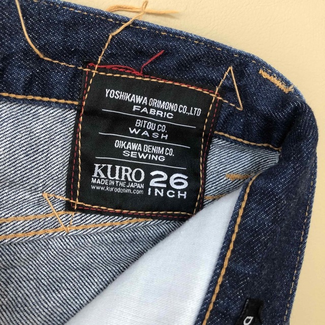 KURO(クロ)の美品W26 KURO DEMPSEY クロ デンプシー 472 レディースのパンツ(デニム/ジーンズ)の商品写真