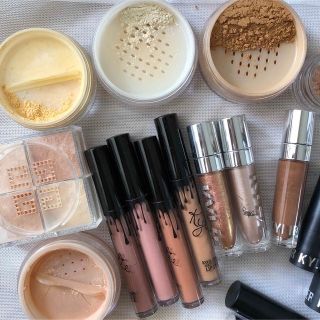 Kylie Cosmetics - コスメまとめ売り 福袋 Kylie カイリー の通販 by ...