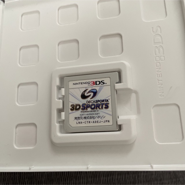 ニンテンドー3DS(ニンテンドー3DS)のデカスポルタ 3Dスポーツ 3DS エンタメ/ホビーのゲームソフト/ゲーム機本体(携帯用ゲームソフト)の商品写真