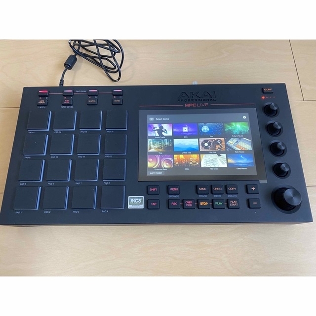 AKAI MPC LIVE   LPK25 WIRELESS 楽器のDTM/DAW(その他)の商品写真