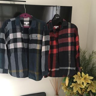 バーバリー(BURBERRY)のBurberry children バーバリーチルドレンシャツ2枚14y(Tシャツ/カットソー)