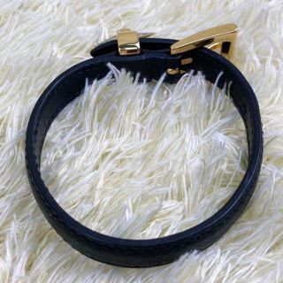 現行 未使用に近い⭐️プラダ 三角ロゴ サフィアーノ ブレスレット
