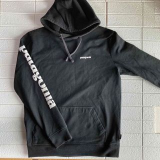 パタゴニア(patagonia)のpatagoniaパタゴニアテキストロゴアップライザルフーディM(パーカー)