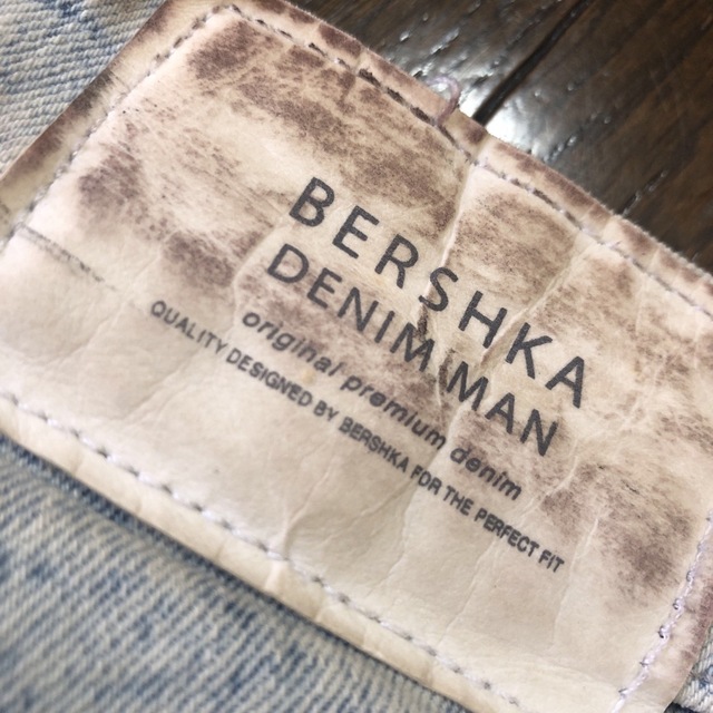 Bershka(ベルシュカ)のBershka Denimダメージ加工ジーンズ メンズのパンツ(デニム/ジーンズ)の商品写真