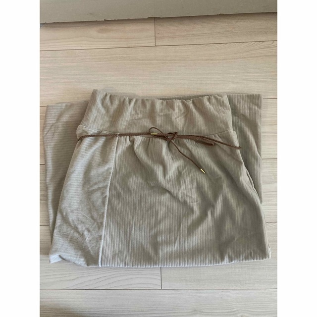 IENA(イエナ)のカットコーデュロイスカートパンツ レディースのスカート(ひざ丈スカート)の商品写真