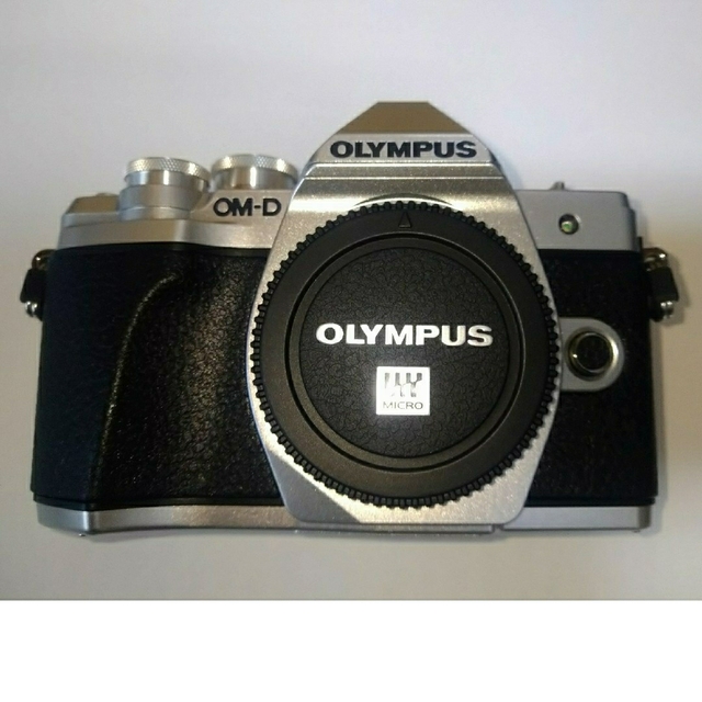 OLYMPUS(オリンパス)の【おまけ付】 om-d e-m10 mark iii 　ミラーレス一眼　デジカメ スマホ/家電/カメラのカメラ(ミラーレス一眼)の商品写真