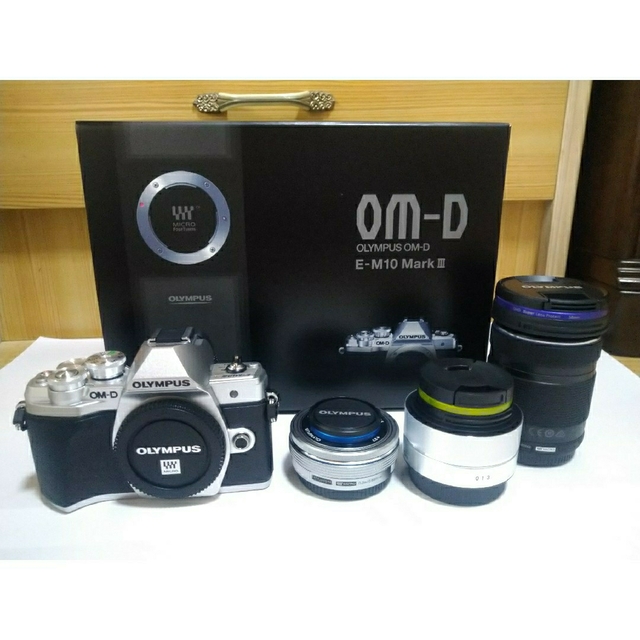 経典ブランド 【おまけ付】 om-d e-m10 mark iii ミラーレス一眼