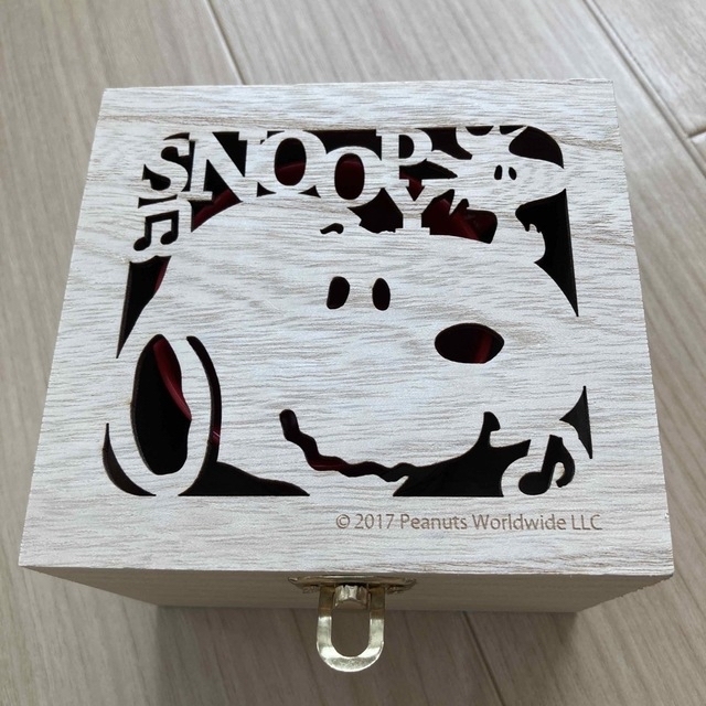 SNOOPY(スヌーピー)のマグカップ　SNOOPY　セット　赤　ベージュ インテリア/住まい/日用品のキッチン/食器(グラス/カップ)の商品写真