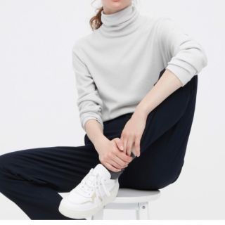 ユニクロ(UNIQLO)のUNIQLO ヒートテックフリースタートルネックT ライトグレー(カットソー(長袖/七分))