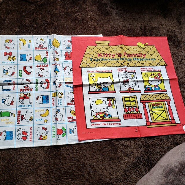 サンリオ　キティ　ハンカチ　レトロ2枚セット エンタメ/ホビーのおもちゃ/ぬいぐるみ(キャラクターグッズ)の商品写真