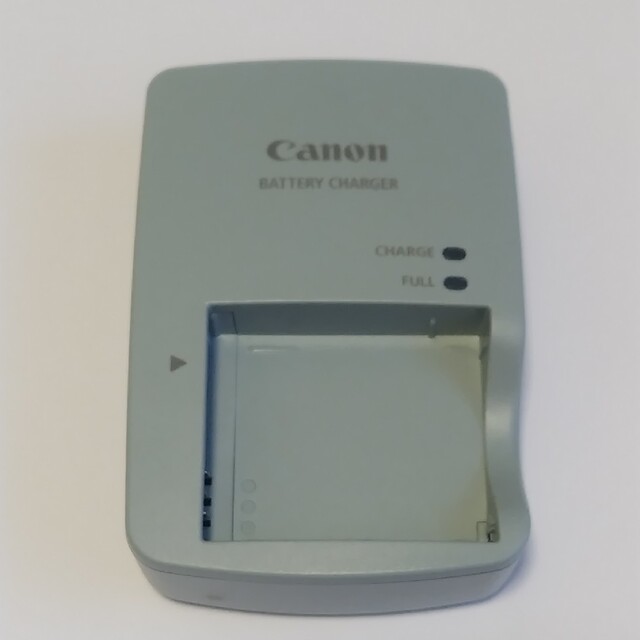 Canon(キヤノン)のキヤノン　バッテリーチャージャー　CB2LY スマホ/家電/カメラのスマートフォン/携帯電話(バッテリー/充電器)の商品写真