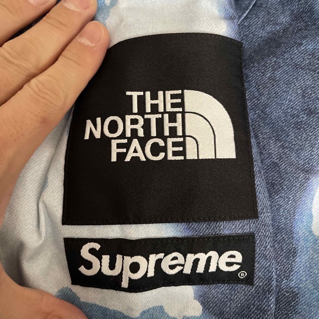 Supreme(シュプリーム)の新品未使用⭐︎TNF bleached mountain jacket M⭐︎ メンズのジャケット/アウター(マウンテンパーカー)の商品写真